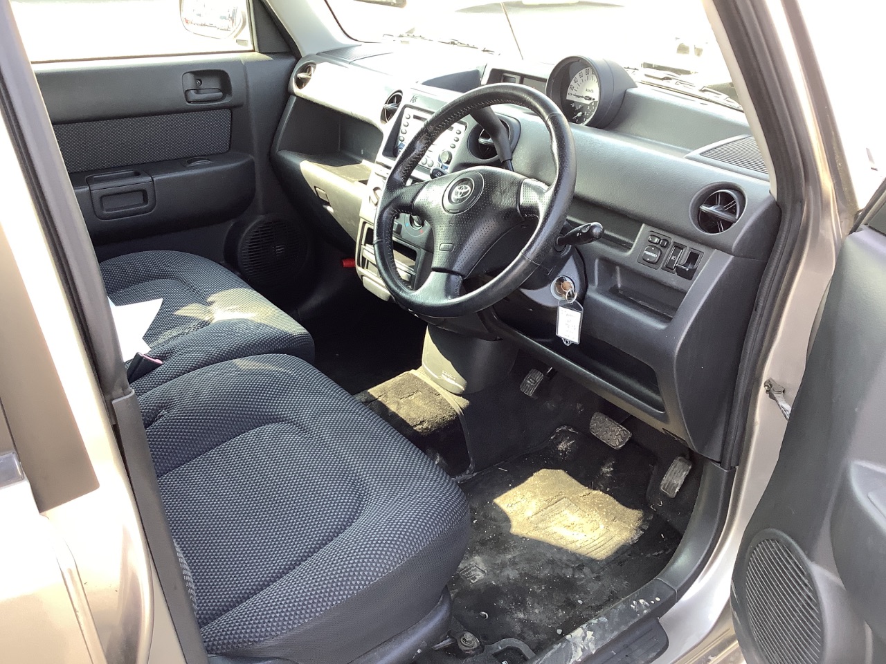 TOYOTA bB Ref:SP380318 10/19